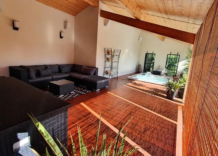 别墅 Le Domaine Des Oliviers *